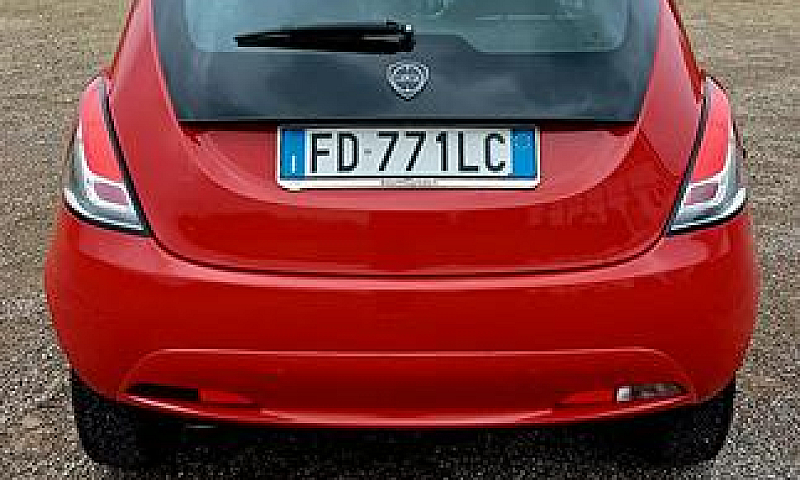 Lancia Ypsilon 1.2 6...