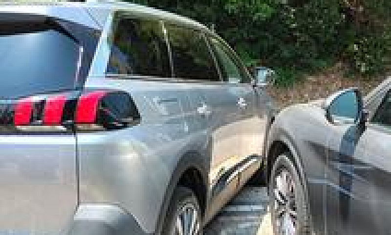 Peugeot 5008 Bluehdi...