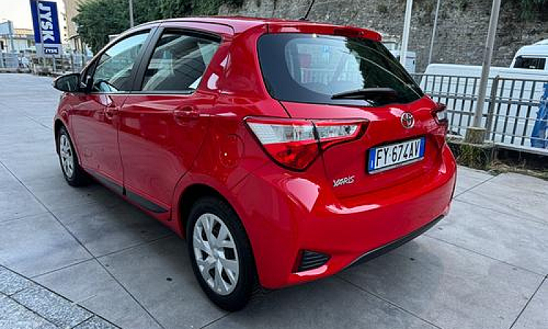 Toyota Yaris 1.0 Neo...