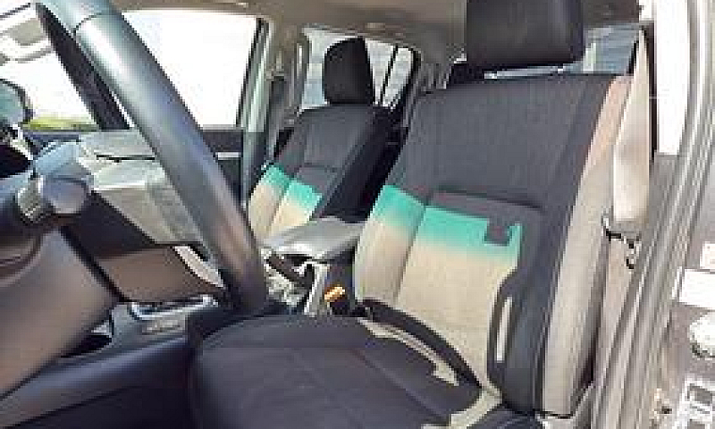 Toyota Hilux 2.4 D-4...