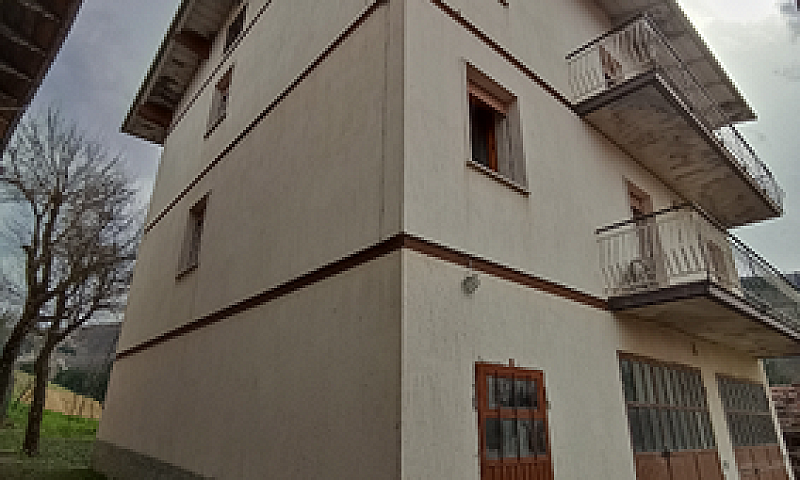 Casa Con 2 Appartame...