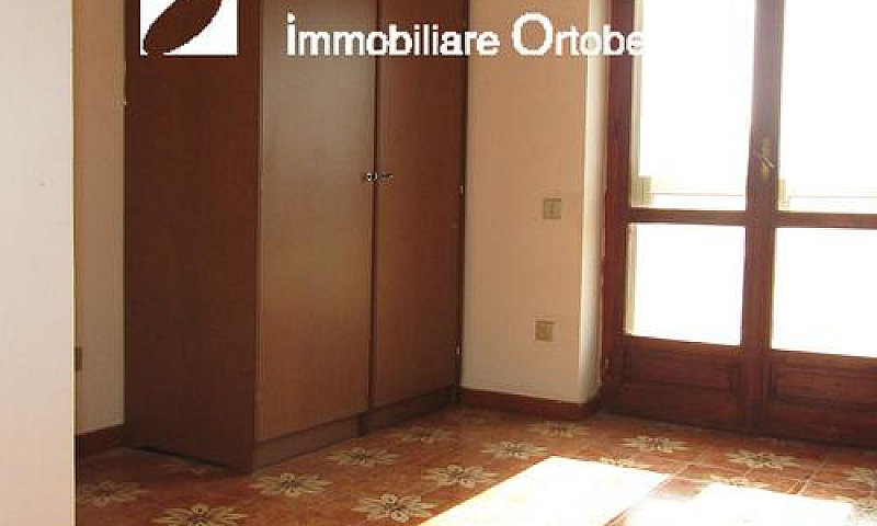 Appartamento Con Tre...