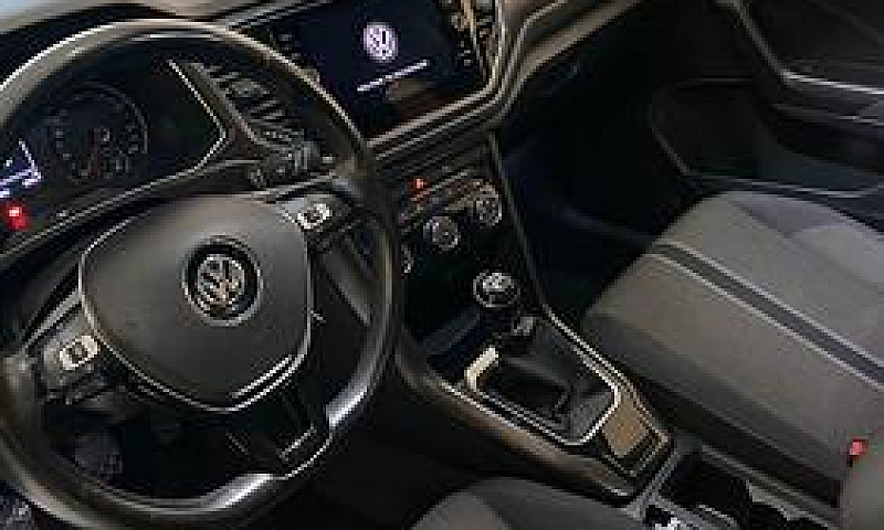 Volkswagen T-Roc 1.6...