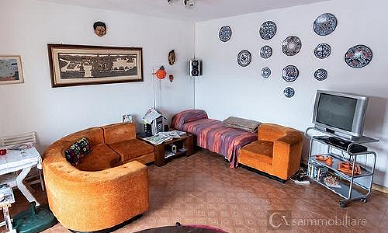 4 Vani Con Balcone E...