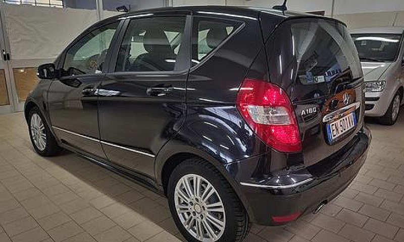 Mercedes-Benz A 180 ...