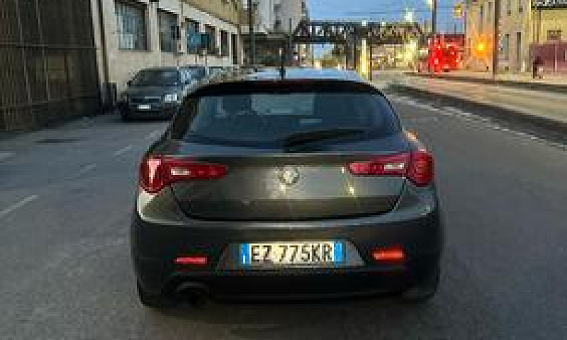Alfa Romeo Giulietta...