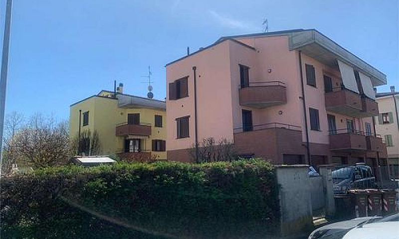 Trilocale A Cavriago...