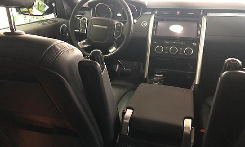 Land Rover Discovery...