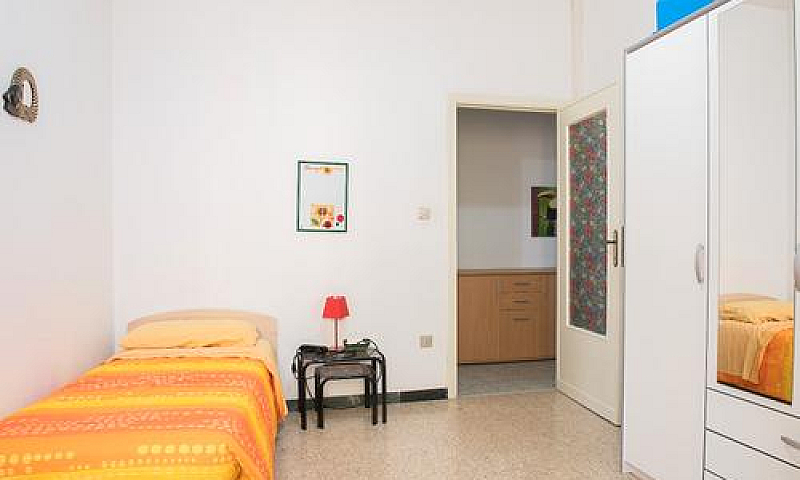 Via Tempio. Trilocal...