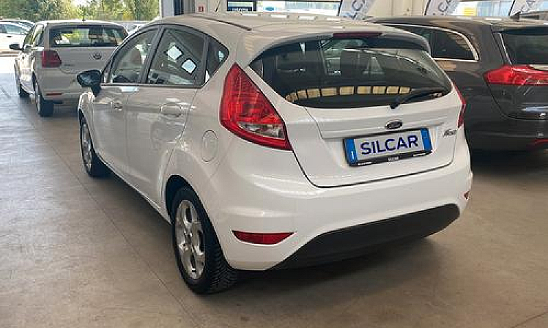 Ford Fiesta Ikon 1.2...