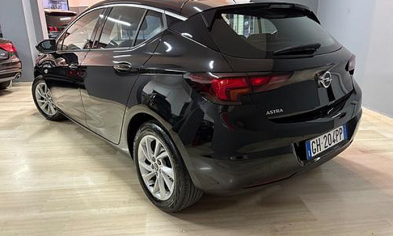 Opel Astra 1.5 - 122...