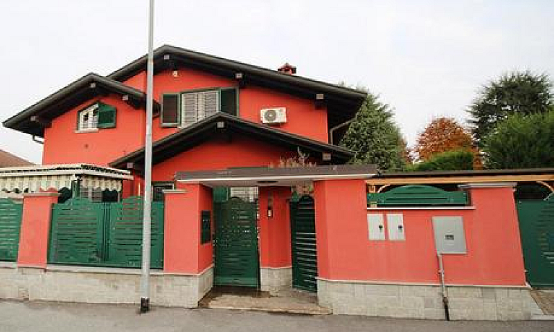 Appartamento In Vill...