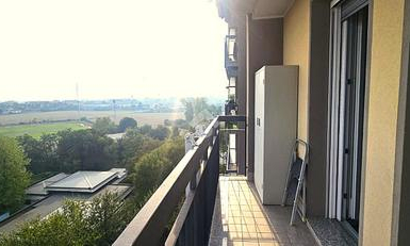 2 Locali A Milano...