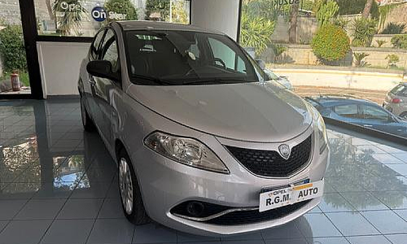 Lancia Ypsilon 1.3 M...
