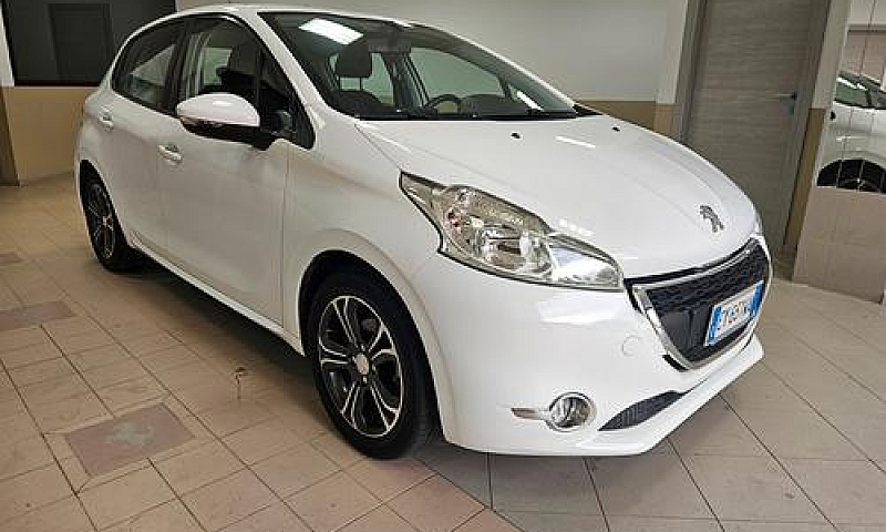 Peugeot 208 1.4 Hdi ...