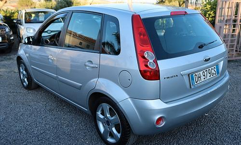 Ford Fiesta 1.4 Tdci...