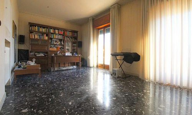 4 Locali A Campobass...