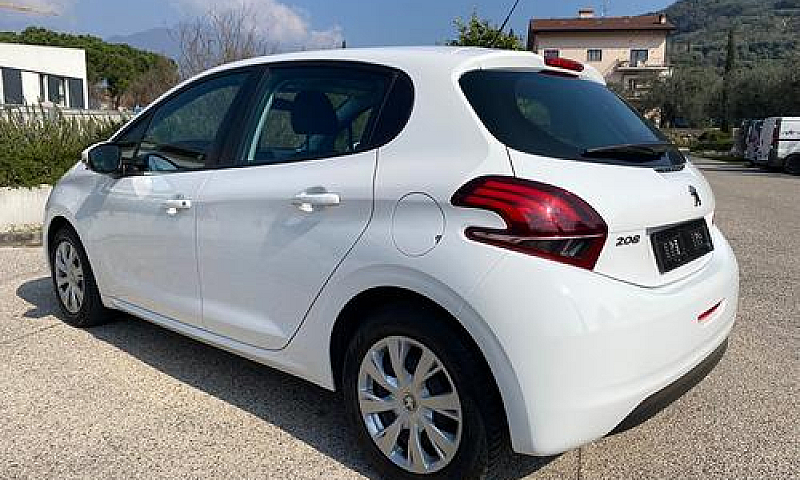 Peugeot 208 Puretech...