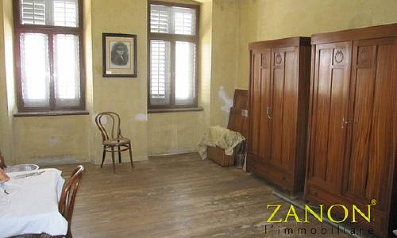 Palazzo / Stabile - ...
