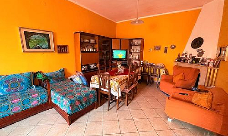 Casa Indipendente Su...
