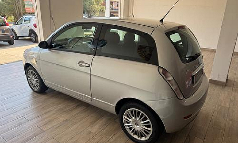 Lancia Ypsilon 1.3 M...