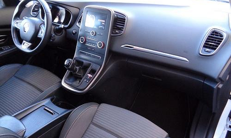 Renault Grand Scenic...