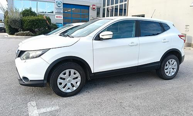 Nissan Qashqai 1.5 D...