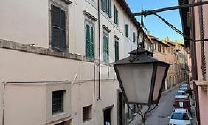 4 Locali A Spoleto...