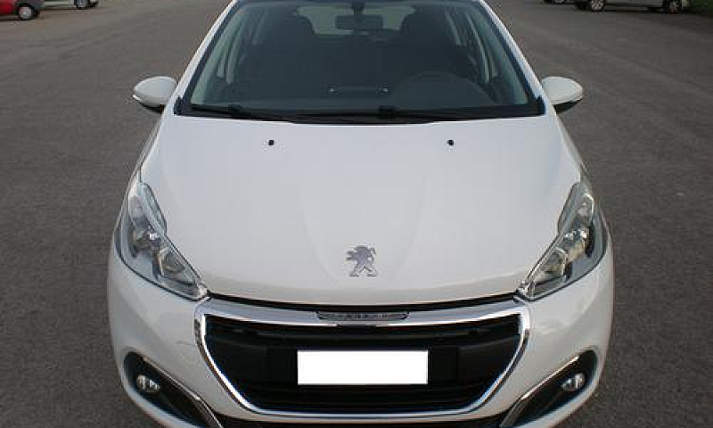 Peugeot 208 Restylin...