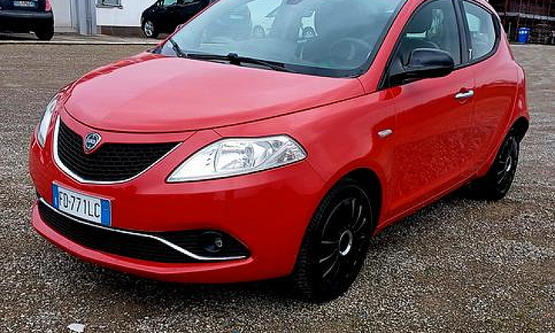 Lancia Ypsilon 1.2 6...