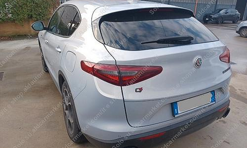Alfa Romeo Stelvio 2...