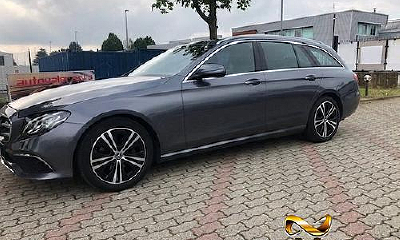 Mercedes-Benz E 200 ...