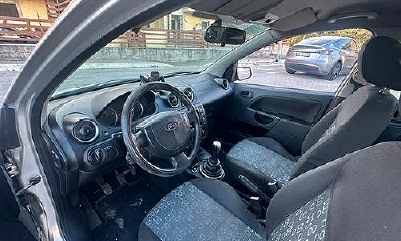 Ford Fiesta 1.4 Tdci...