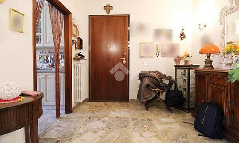 6 Locali A Prato...