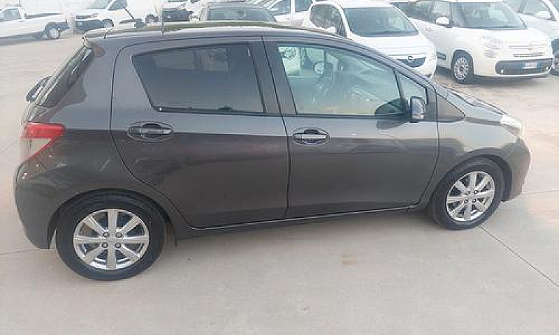 Toyota Yaris 1.4 D-4...