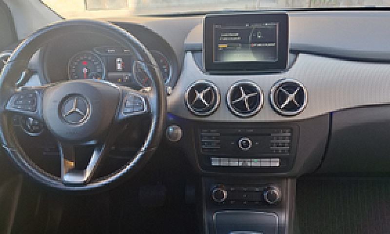Mercedes Classe B200...