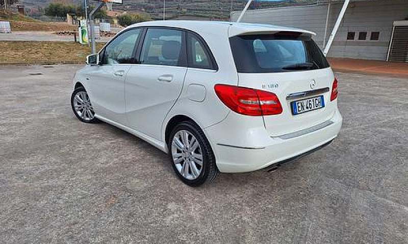 Mercedes-Benz B 180 ...