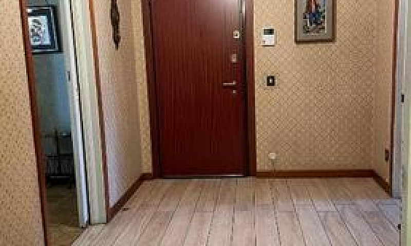 Trilocale Con Balcon...