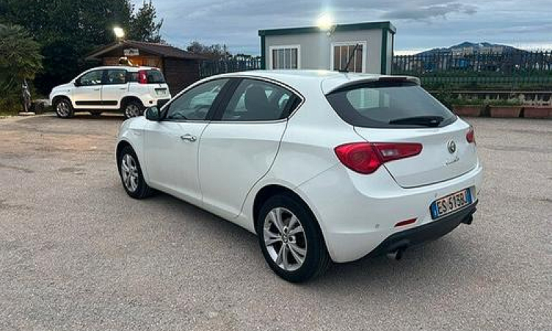 Alfa Romeo Giulietta...