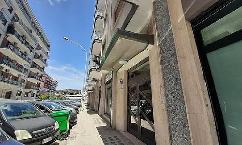 Via U.de Carolis Ang...