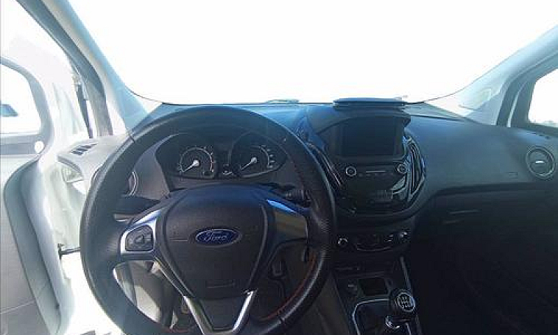 Ford Tourneo Courier...