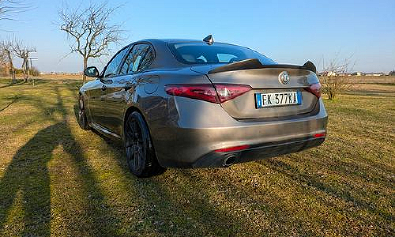 Alfa Romeo Giulia 2....