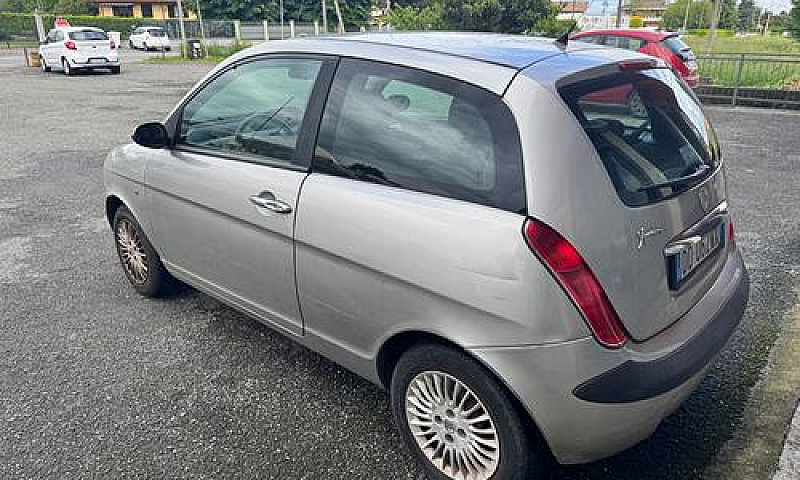 Lancia Ypsilon 1.2 A...