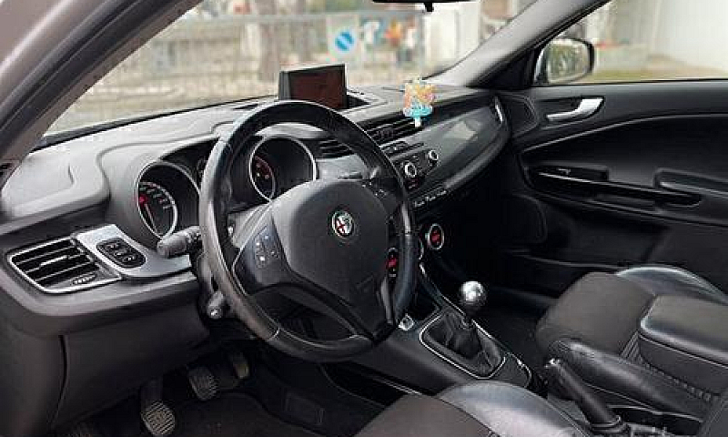 Alfa Romeo Giulietta...