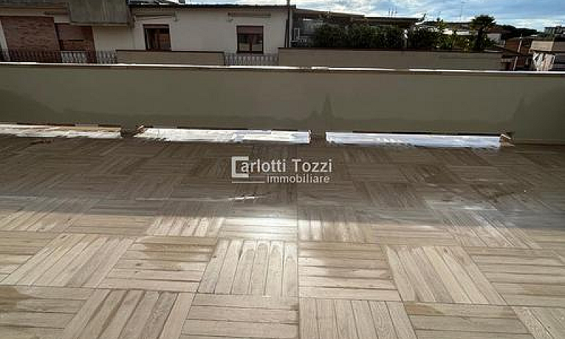 Rif.03643| Attico Gr...