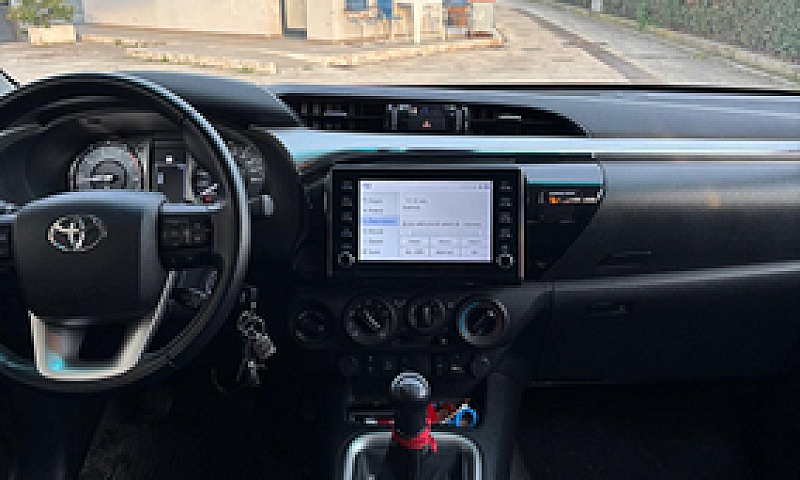 Toyota Hilux Viii Pi...