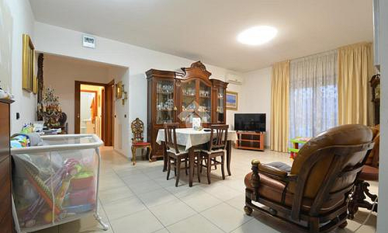 4 Locali A Montesilv...