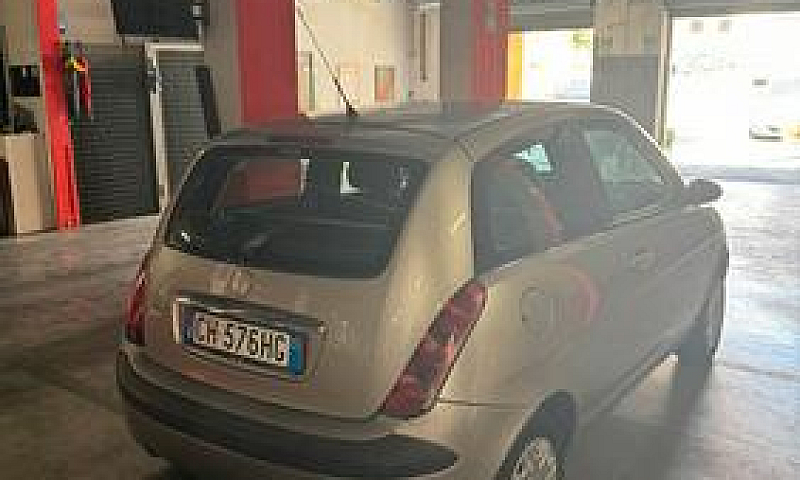 Lancia Ypsilon 1.3 M...