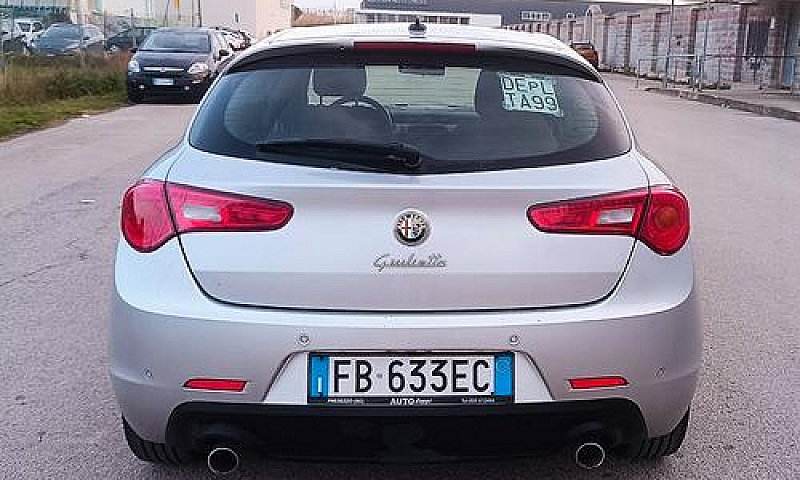 Alfa Romeo Giulietta...