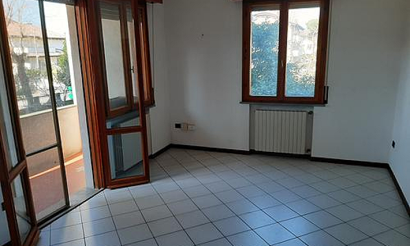 Appartamento Con Gia...